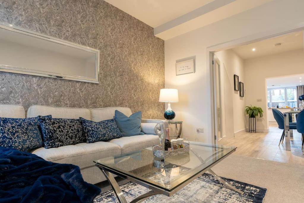 רדהיל Luxury Living Away From Home מראה חיצוני תמונה