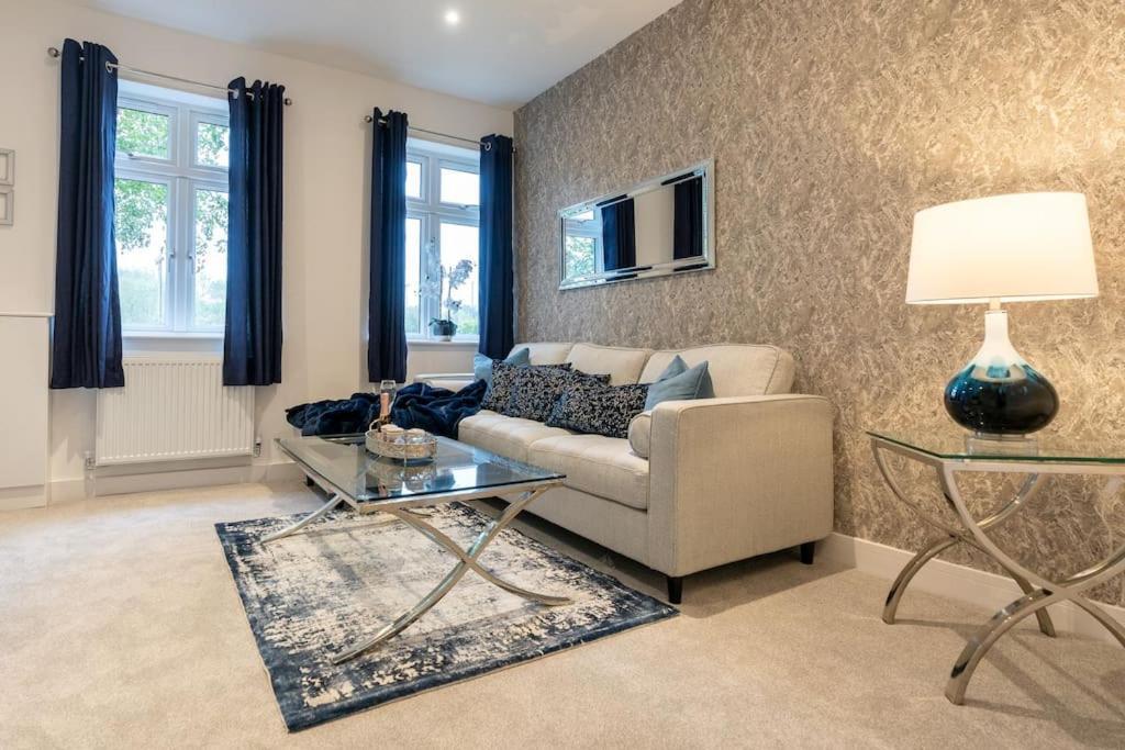רדהיל Luxury Living Away From Home מראה חיצוני תמונה